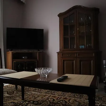 Fofi's Place Apartment *