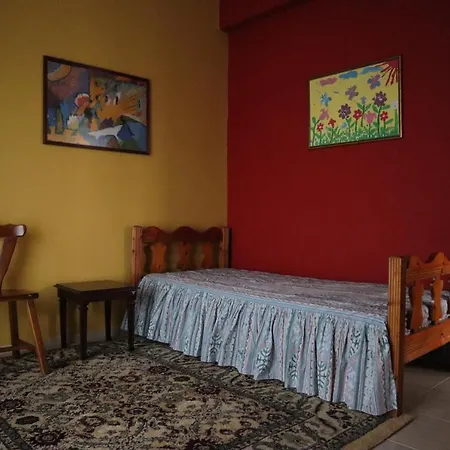 Fofi's Place Apartment *